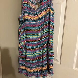 Women’s Riley + James Multicolor Geometric Short jumper with pockets